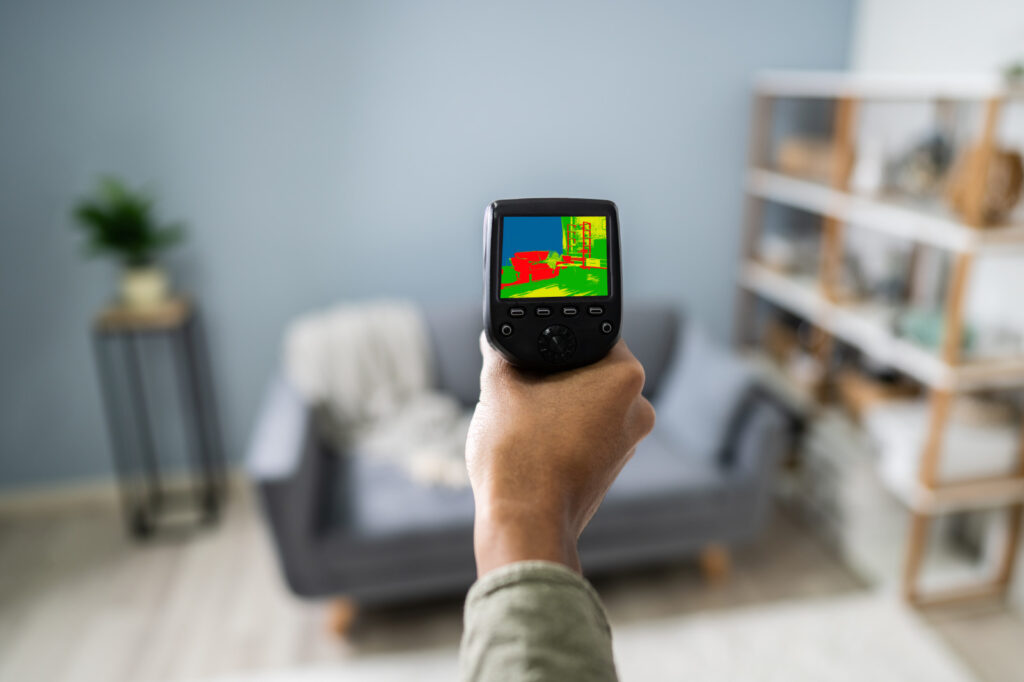 Thermal camera used in living room, showing house is under insulated.